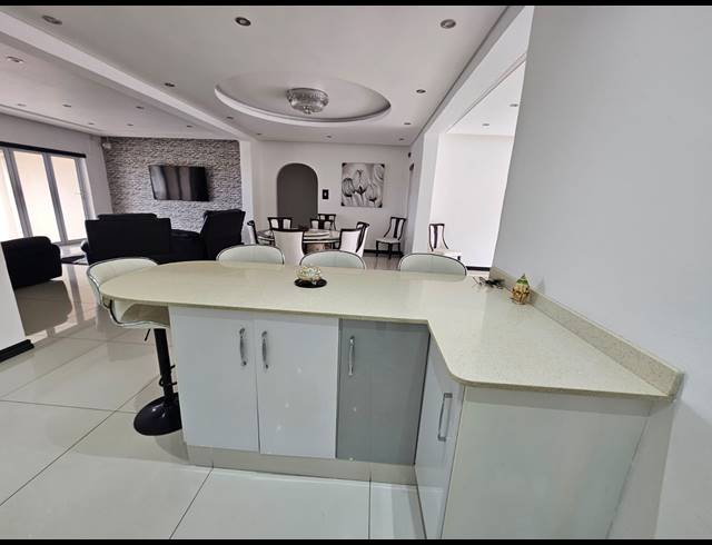6 BEDROOM GATED ESTATE TO LET IN PANORAMA PARK